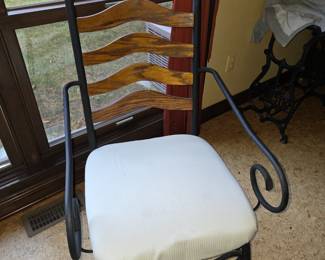 Dining chair, one of 4 that goes with table