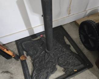 Metal patio umbrella stand