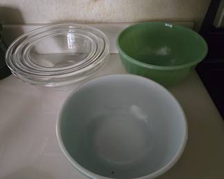Pyrex and FireKing bowls