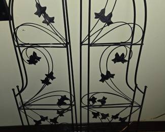 Metal trellis pieces