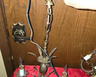 Small wired chandelier 2