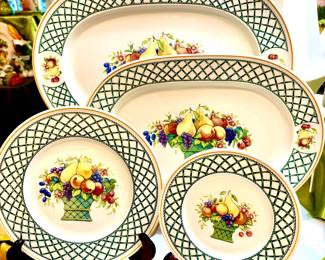 Assorted serving pieces