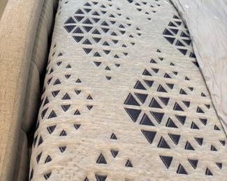 Like new queen memory foam mattress