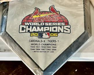 Cardinals World Champion base, in package