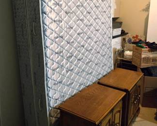 Nice & Clean Queen Size Box springs & mattress Sealy Posturepedic