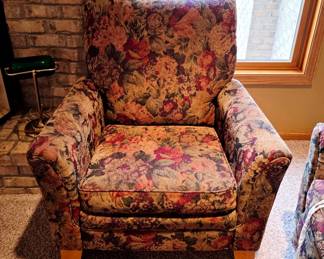 Lazy Boy Classics Recliner with floral Print set of (2)