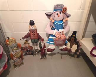 Outdoor Metal figures for different seasons.