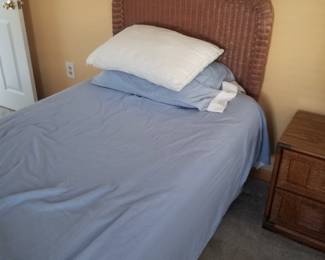 Wicker twin bed