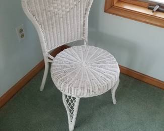 Wicker accent chair