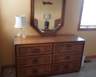 6-drawer dresser with mirror; table lamp