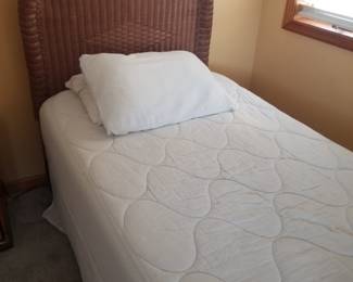 Wicker twin bed