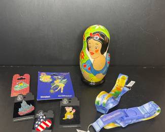 Walt Disney pins, Snow White Nesting Dolls 