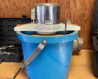 Proctor-Silex electric ice cream maker Vtg