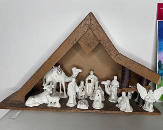 Ceramic nativity scene 