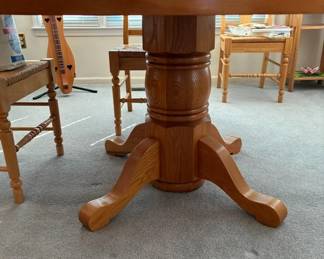 Base to dining table. Pedestal 
