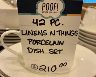 42 Pc Linens N Things Porcelain Dish Set