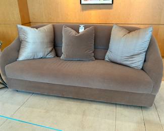 Geiger-Brickel Mauve Mohair Loveseat