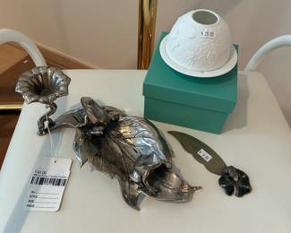 Metal Frog Candle Holder