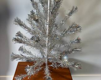 Vintage Pom-pom Silver Aluminum Christmas Tree, 4ft Tree (No Base)