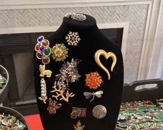 Broaches