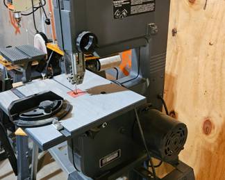 Band saw
