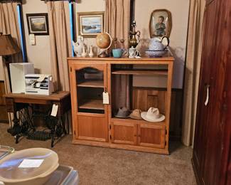 Entertainment center $25.00