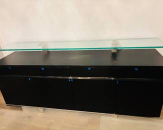 Floating glass always looks cool.