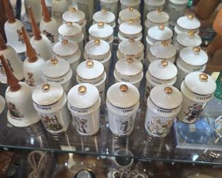 Hummell spice set and bells 