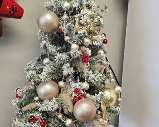 3ft flocked Christmas tree 