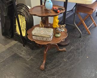 3 tier pie crust  table 