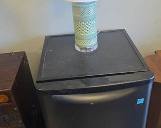 mini fridge 