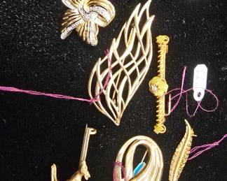 14k gold earrings and more 