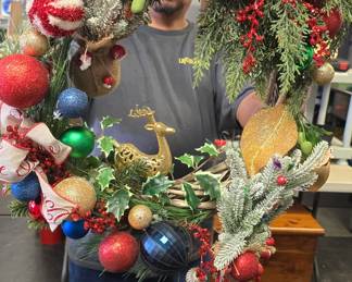 nice little collection of Christmas wreaths 