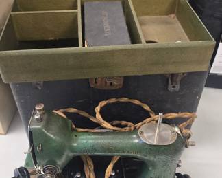 General Electric portable sewing machine rare model with box and extras 