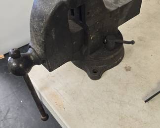 Large vintage table vise 
