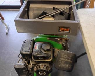 Tazz chipper shredder runs great 