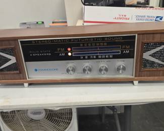 vintage MCM radio 