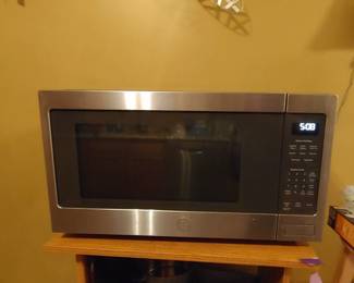 Large GE microwave