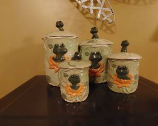 Hard to find GREEN Neil the Frog canister set