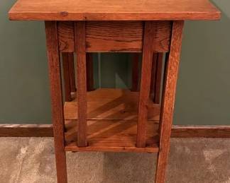 Craftsman Side Table For Repair