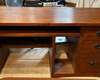 Tradewins Desk And Desk Chair