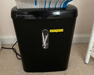 #25	Woolscho Paper Shredder	 $ 20.00 																												