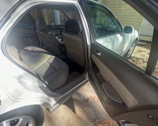 1998 Acura RL 3.5 Special Edition 4dr Sedan - 150,000 MILES. OFFERS ONLY.