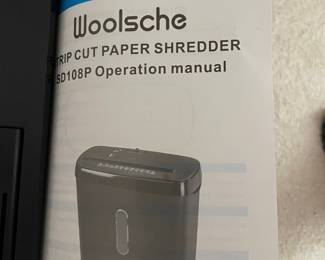 #25	Woolscho Paper Shredder	 $ 20.00 																												