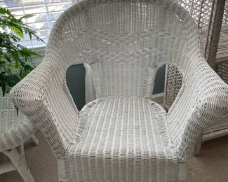 #10	White wicker side chairs w/oval table 26x17x16	 $ 100.00 																												
