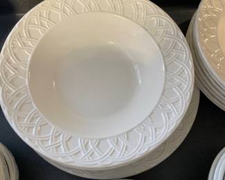 #77	Pier 1 - Quadrifoglio Ceramic dishware "made in italy" - 6 place settings + serving dishes.(35 pieces)	 $ 185.00 																												