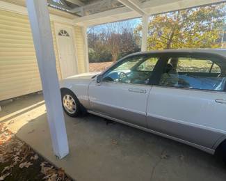 1998 Acura RL 3.5 Special Edition 4dr Sedan - 150,000 MILES. OFFERS ONLY.