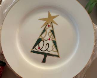 #73	Pier 1 Set of 8 Christmas Tree Dessert/Salad Plates	 $ 20.00 																												