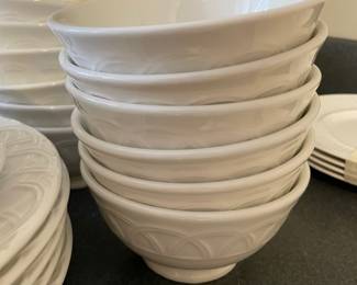 #77	Pier 1 - Quadrifoglio Ceramic dishware "made in italy" - 6 place settings + serving dishes.(35 pieces)	 $ 185.00 																												