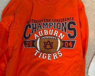 #97	Auburn 2004 Season 5pc set (season tickets, towel, conference shirt, commemorative book, sports illustrated)	 $ 45.00 																												